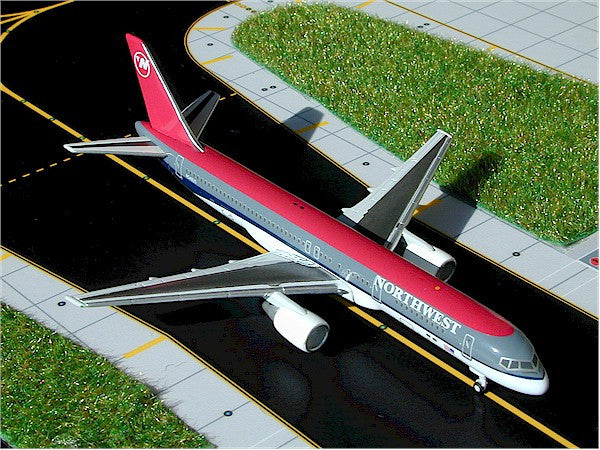Northwest Airlines Boeing 757-200 N548US GeminiJets GJNWA224 Scale 1:400
