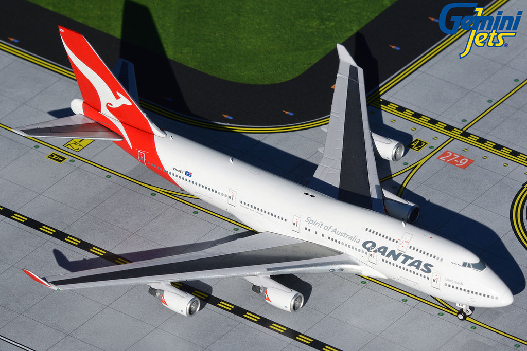 Qantas Boeing 747-400ER VH-OEH Hervey Bay GeminiJets GJQFA1928 Scale 1:400