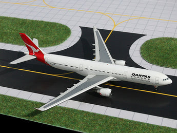Qantas Airbus A330-300 VH-QPH GeminiJets GJQFA742 Scale 1:400