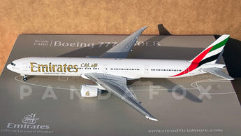 Emirates Boeing 777-300ER A6-ECI GeminiJets GJUAE1018 Scale 1:400