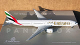 Emirates Boeing 777-300ER A6-ECI GeminiJets GJUAE1018 Scale 1:400