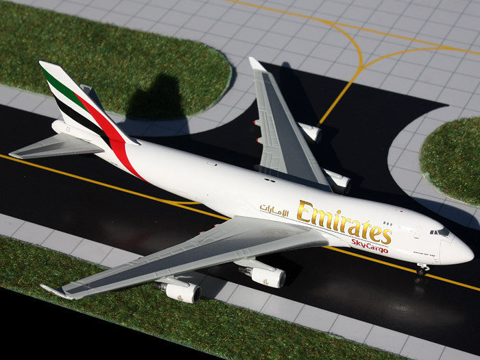 Emirates Sky Cargo Boeing 747-400F N415MC GeminiJets GJUAE1210 Scale 1:400
