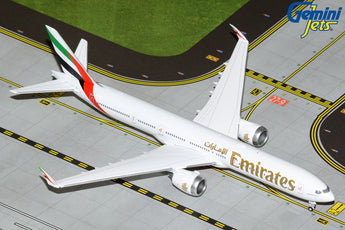 Emirates Boeing 777-9 Folded Wings A6-EZA GeminiJets GJUAE2160W Scale 1:400