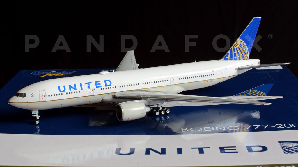 United Boeing 777-200ER N796UA GeminiJets GJUAL1589 Scale 1:400