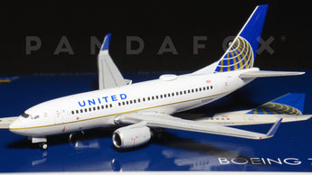 United Boeing 737-700 N12754 GeminiJets GJUAL1601 Scale 1:400