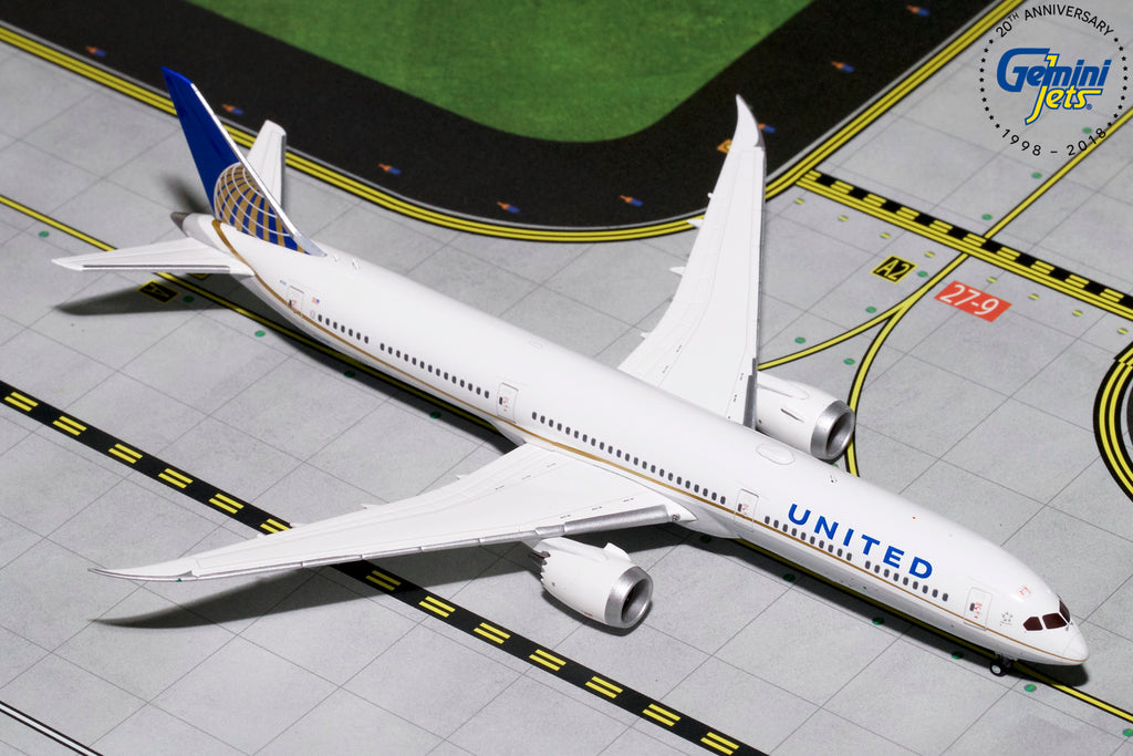 United Boeing 787-10 N7879I GeminiJets GJUAL1785 Scale 1:400