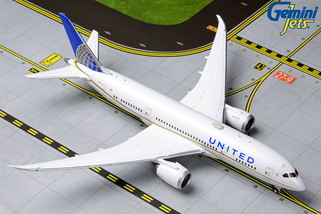 United Boeing 787-8 N27908 GeminiJets GJUAL1790 Scale 1:400