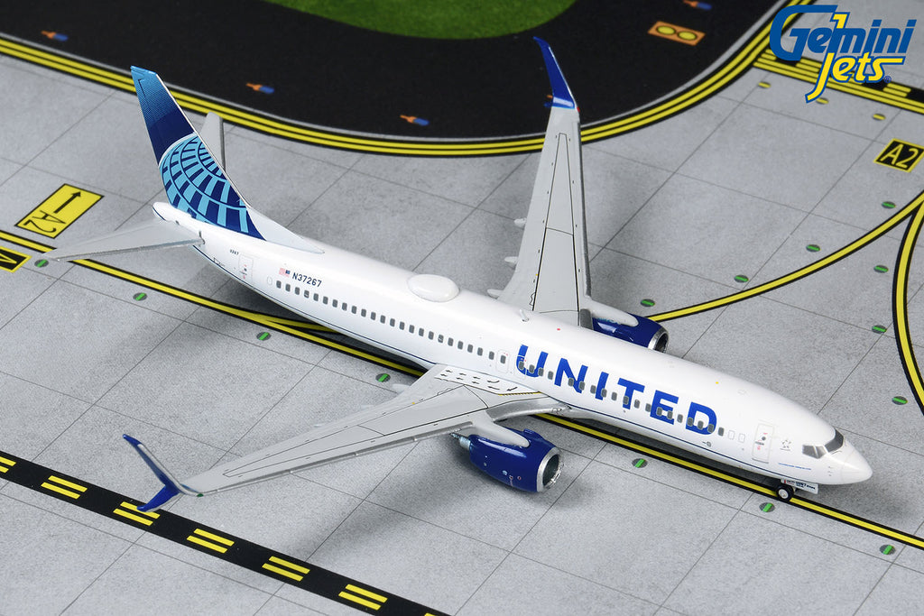 United Boeing 737-800 N37267 GeminiJets GJUAL1803 Scale 1:400