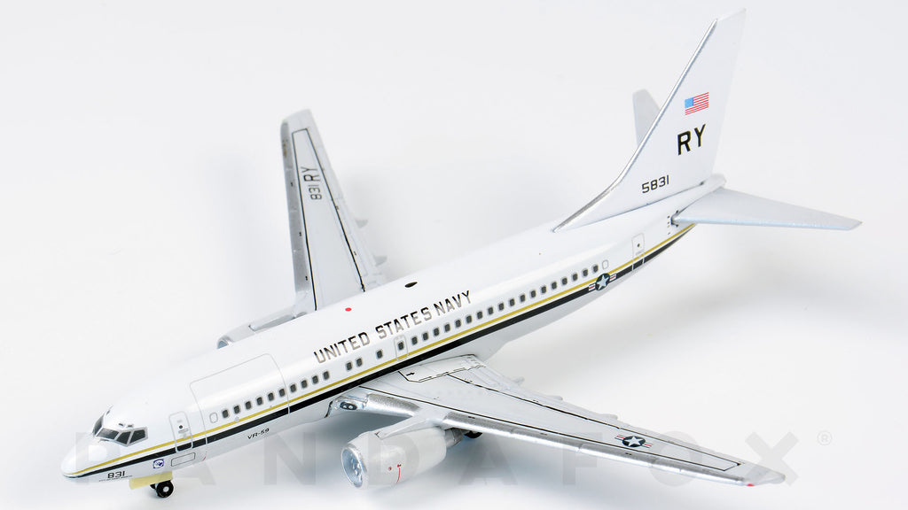 USN Boeing 737-700 (C-40A) RY-5831 GeminiJets GJUSN295 Scale 1:400