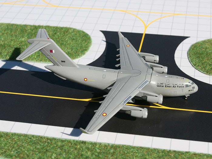 Qatar Emiri Air Force Boeing C-17 QA01 GeminiJets GMQAF044 Scale 1:400