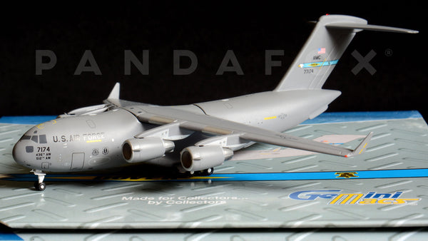 USAF米空軍＊ルーニー・テューンズ七宝シルベスター・キャット爆撃機スコードロン USAF Boeing C-17 07-7174 Dover AFB GeminiJets GMUSA067 Scale 1:400