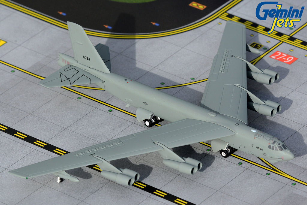 USAF Boeing B-52H Stratofortress 60-0034 GeminiJets GMUSA112 Scale 1:400
