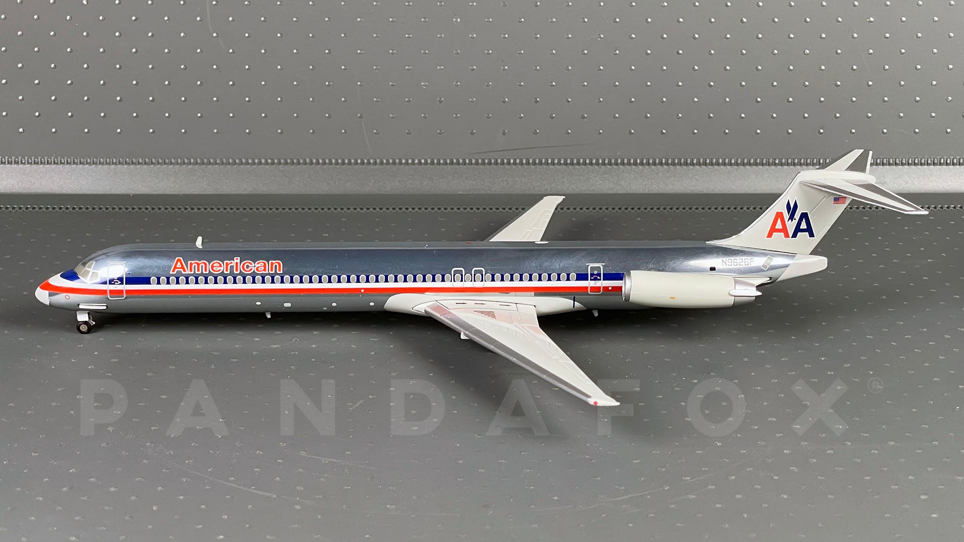 アメリカン航空 American Airlines MD-83 1/200 American Airlines | McDonnell Douglas MD-83 | N589AA | NG