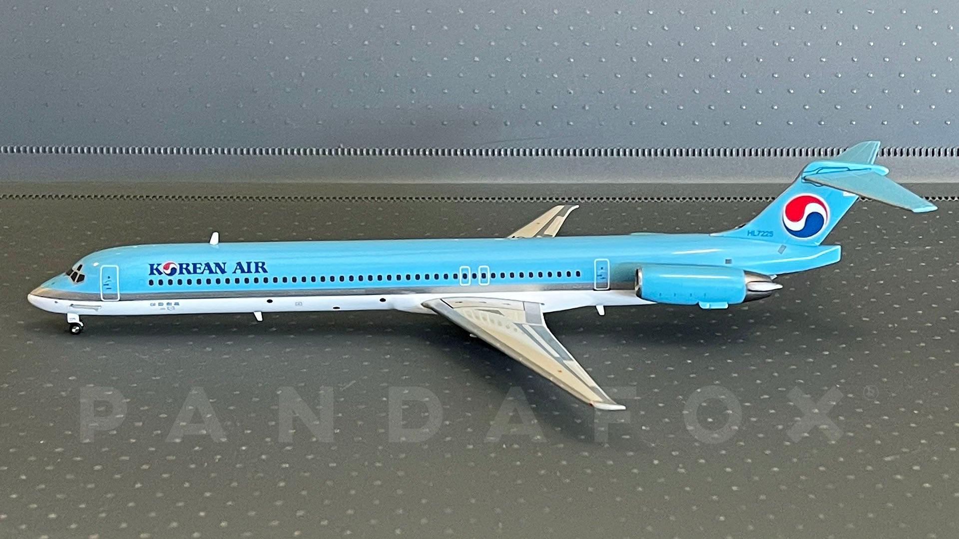 Korean Air MD-83 HL7225 JC Wings JC2087 Scale 1:200 Korean Air MD-83 HL7225 JC Wings JC2087 Scale 1:200
