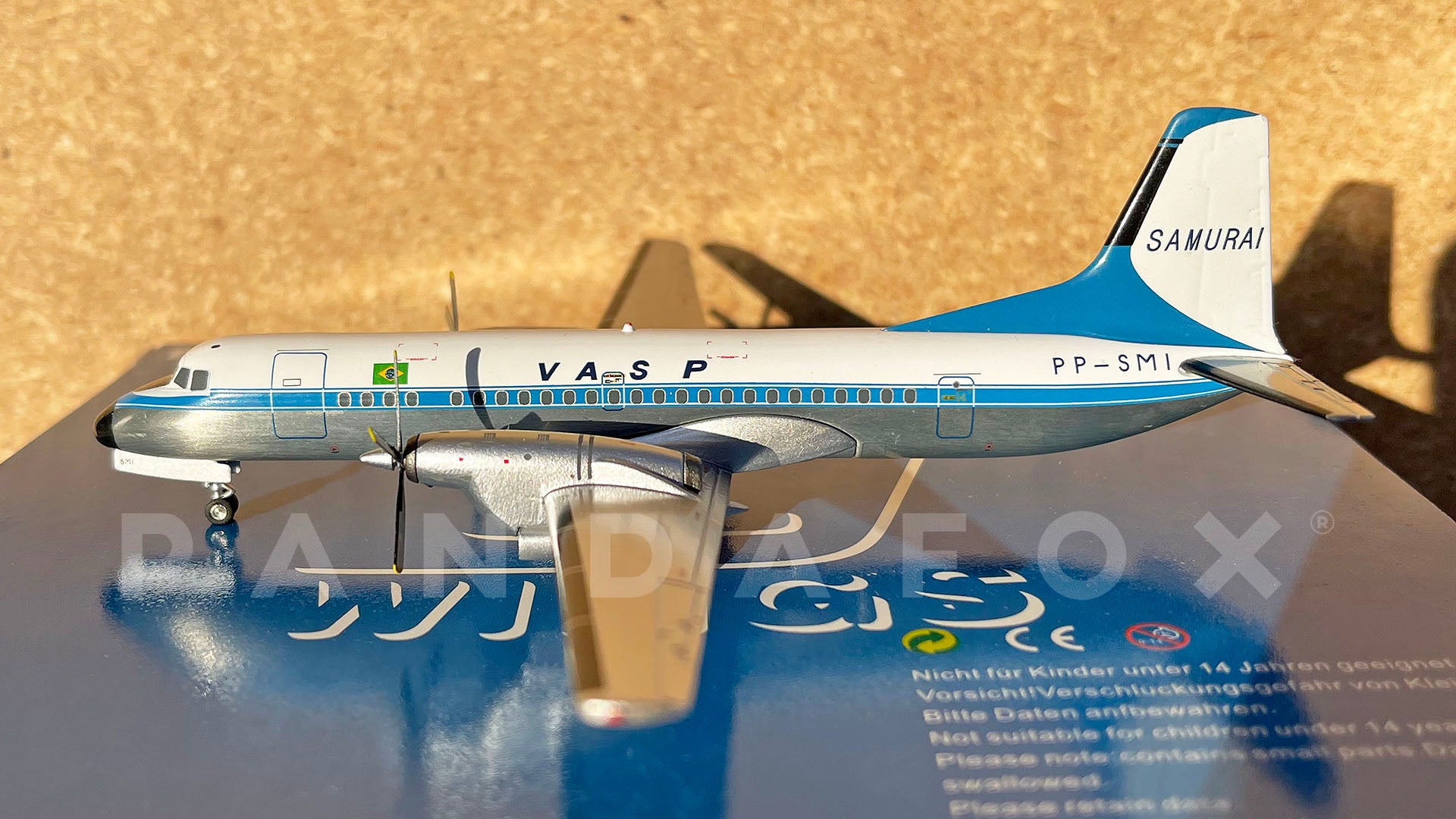 楽天市場】飛行機 模型 完成品 ys-11（スケール1/500）の通販