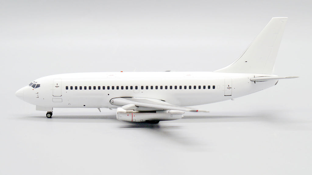 Blank/White Boeing 737-200 JC Wings JC2WHT1098 BK1098 Scale 1:200