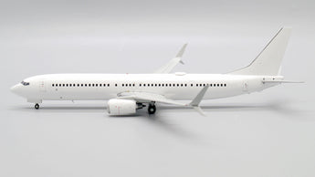 Blank/White Boeing 737-900 JC Wings JC2WHT1102 BK1102 Scale 1:200