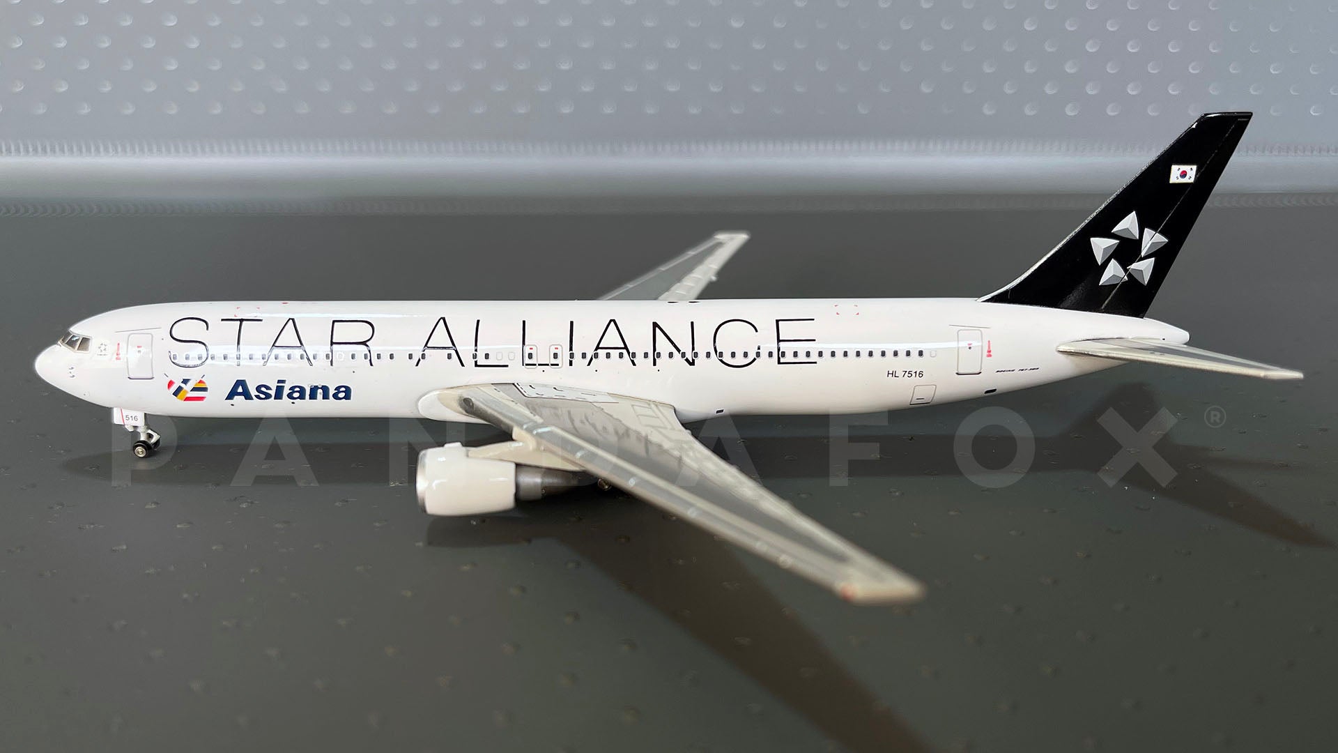 B767-300ER ANA Star Wars 1/200 Diecast - EW2763005