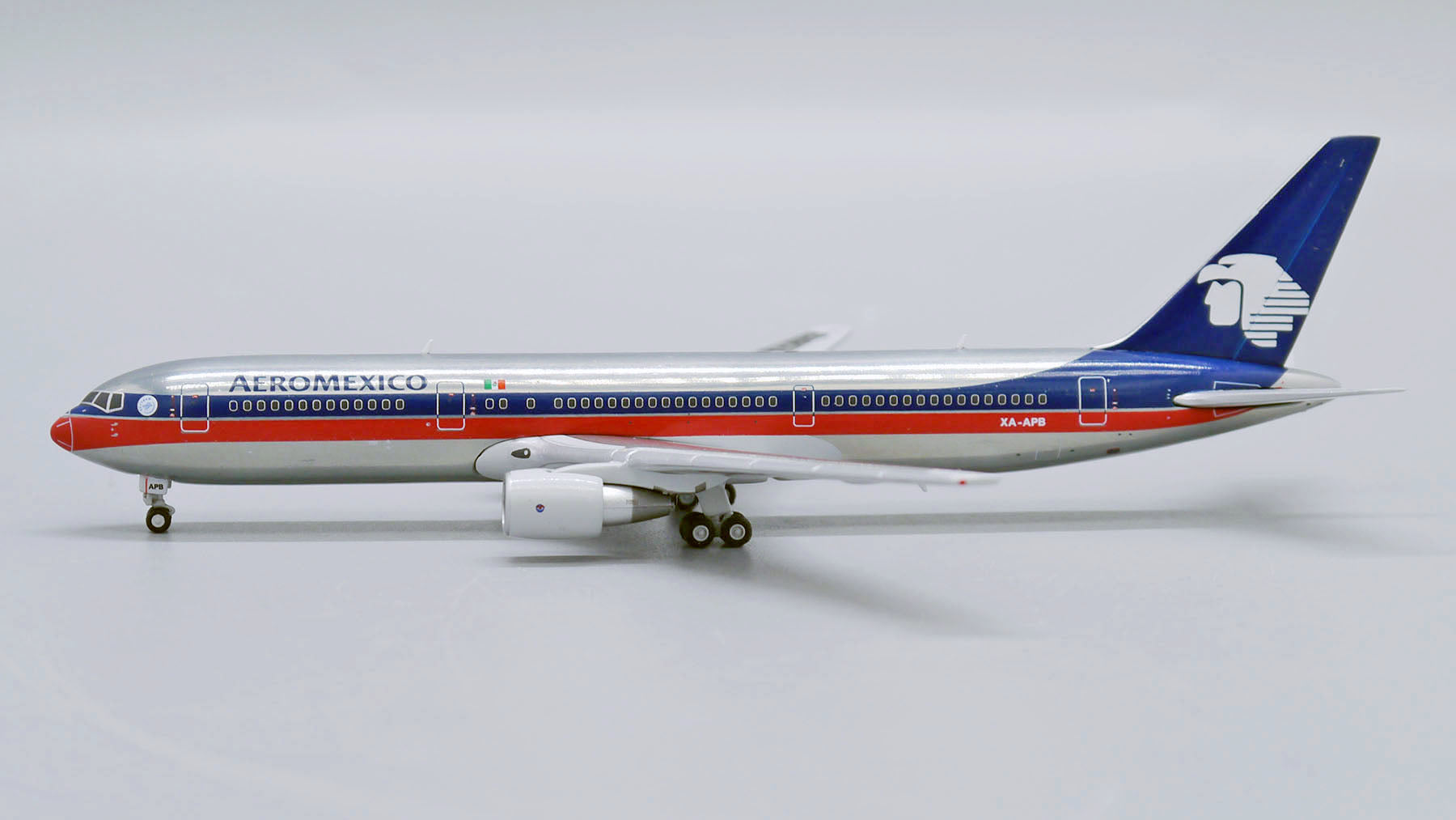 Aeromexico Boeing 767-300ER XA-APB JC Wings JC4AMX264 XX4264