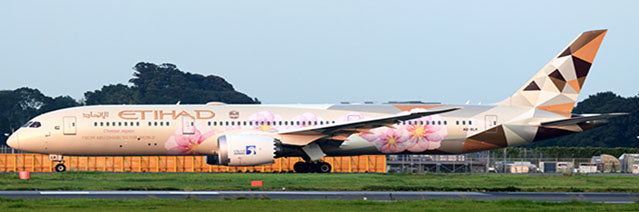 Etihad Airways Boeing 787-9 Flaps Down A6-BLK Choose Japan JC Wings JC4ETD218A XX4218A Scale 1:400