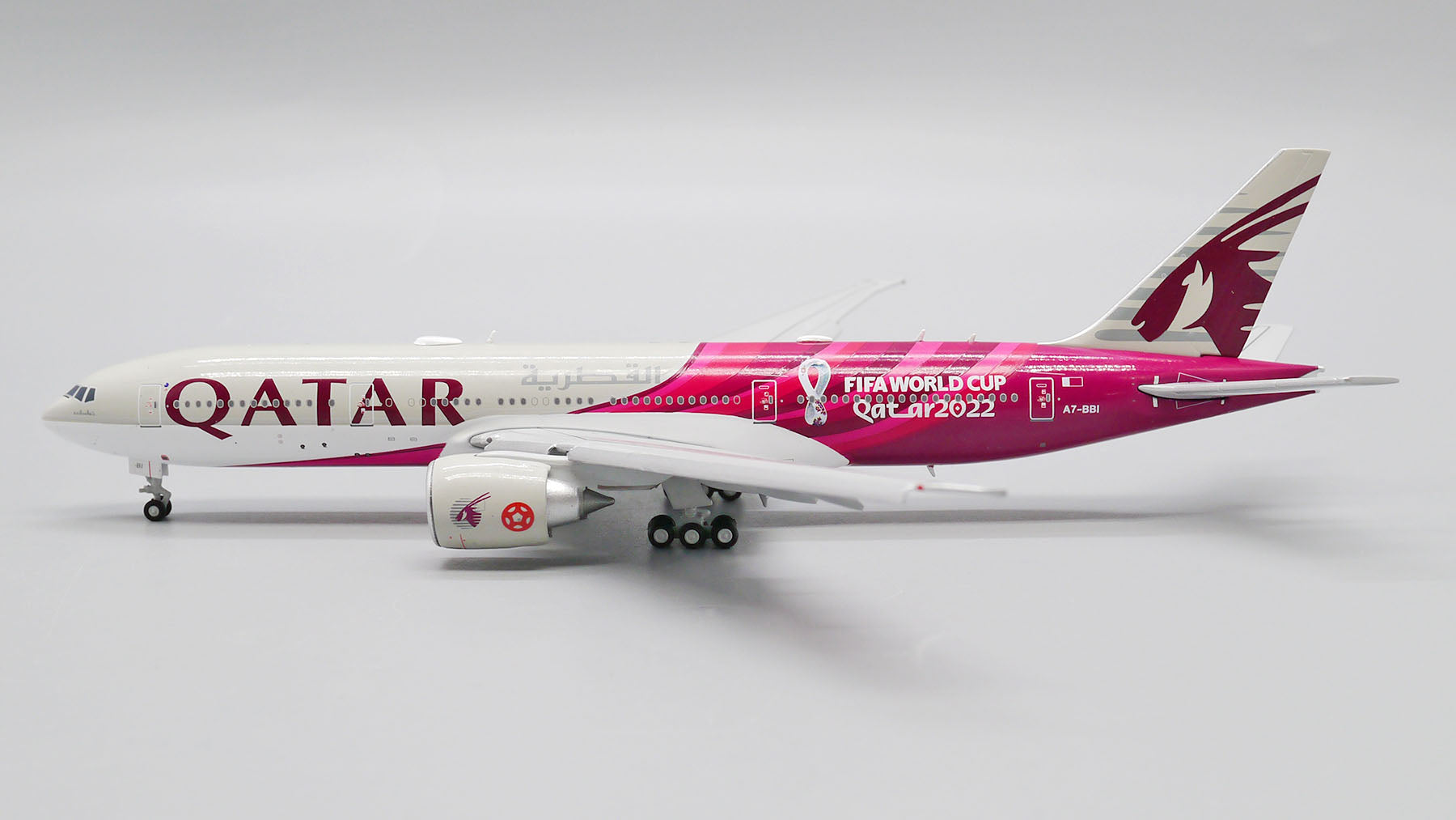未開封　Airbus A350 Qatar Airways 1:200 SKYMARKS QATAR A350-1000 SKR1074 1:200