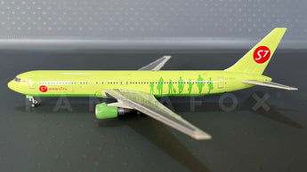 S7 Airlines Boeing 767-300ER VP-BVH JC Wings JC4049 Scale 1:400