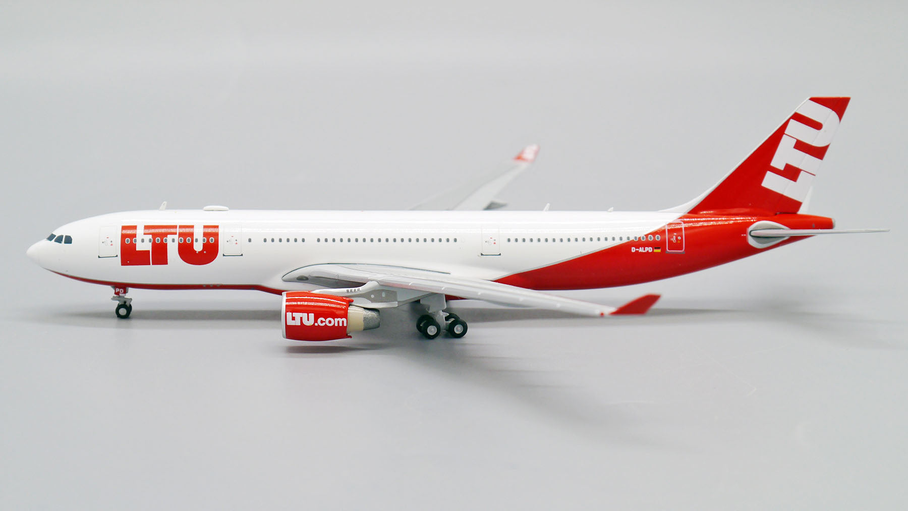 その他 LTU A330-200 D-ALPD 1/400 LH4LTU207_1.jpg?v=1664999893