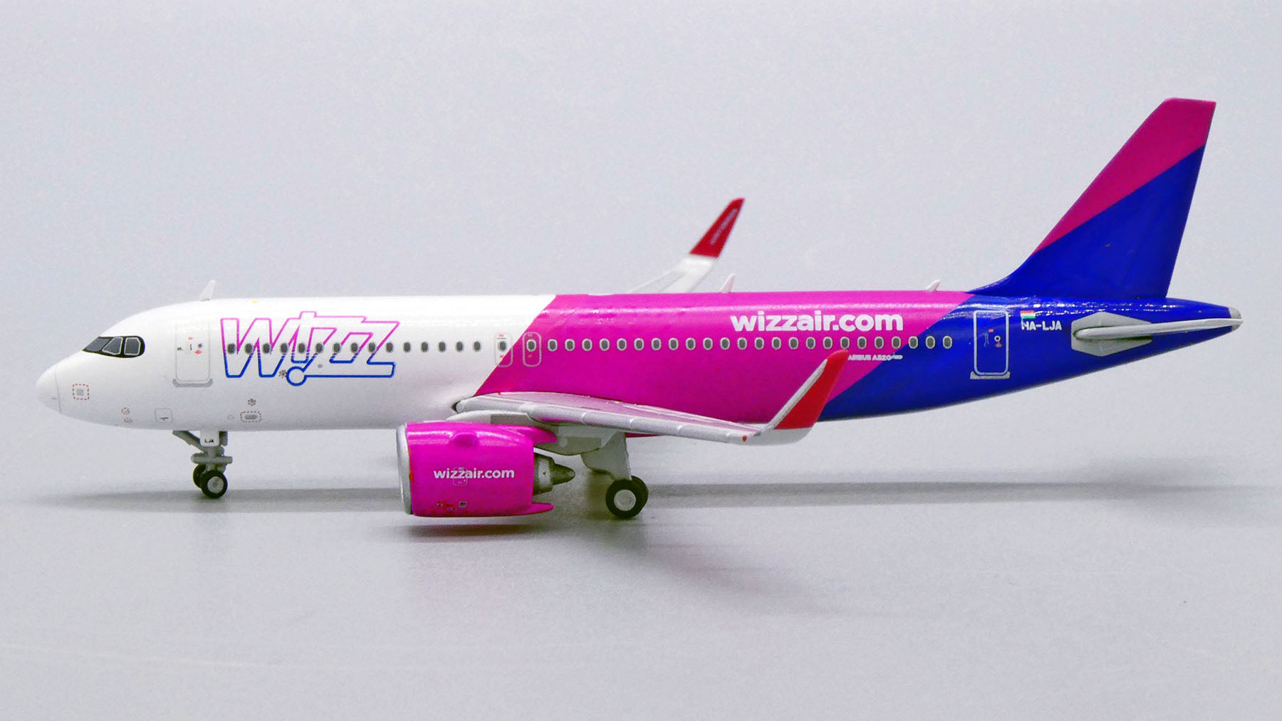 Vietjet Air A320-200 ディズニー ライブ 1:400 Ph Vietjet Air A320-200 ディズニー ライブ 1:400 Ph