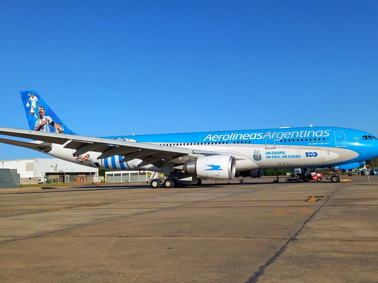 Aerolineas Argentinas Airbus A330-200 LV-FVH National Football Team Phoenix PH4ARG2346 04492 Scale 1:400