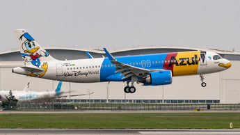 Azul Airbus A320neo PR-YSI Donald Duck Phoenix PH4AZU2290 04452 Scale 1:400