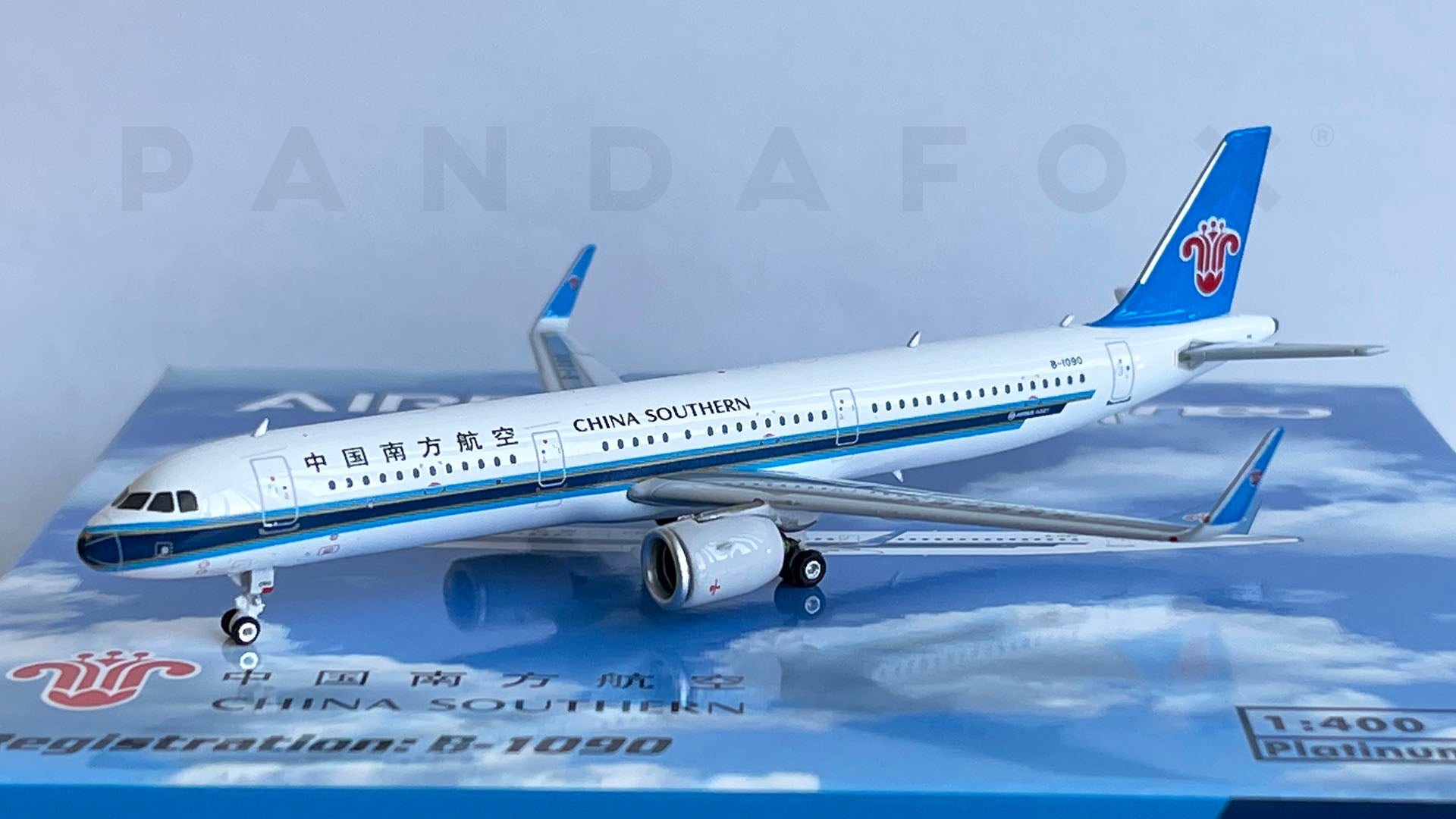 Phoenix 1/400 ANA エアバスA321neo www.JetCollector.com: Airbus A321neo House Livery D-AVZA 1