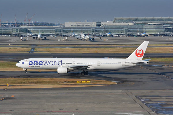 Japan Airlines Boeing 777-300 JA752J One World Phoenix PH4JAL2287 04449  Scale 1:400