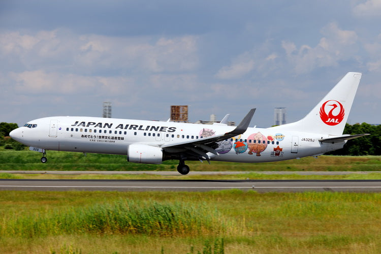 Japan Airlines Boeing 737-800 JA329J Jomon Ruins Phoenix PH4JAL2314 04465 Scale 1:400