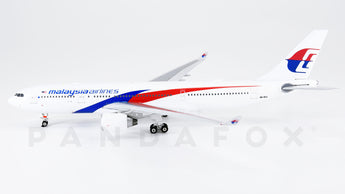 Malaysia Airlines Airbus A330-200 9M-MTU Phoenix PH4MAS1795 04208 Scale 1:400