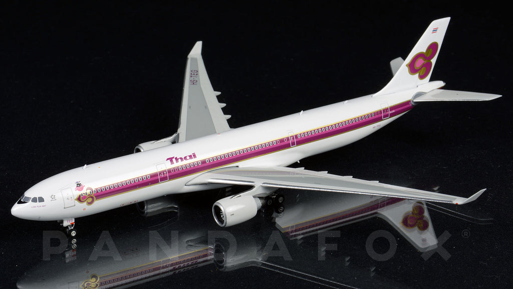 Thai Airways Airbus A330-300 HS-TEG Love Chiang Mai Phoenix PH4THA2065 11633 Scale 1:400