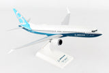 Boeing House Boeing 737 MAX 8 N8701Q Skymarks SKR935 Scale 1:130